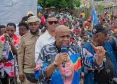 Accueil triomphal pour Aimé Sakombi Molendo à Binga