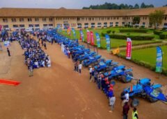 Nord-Kivu : Le Ministre Muhindo Nzangi lance la modernisation de l&rsquo;agriculture par la distribution d’engins agricoles