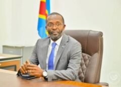 La rédaction du magazine Le Tonnerre adresse ses vœux les plus chaleureux de joyeux anniversaire au pasteur et Directeur de cabinet du Chef de l’État, Anthony Nkinzo, en ce jour particulier.